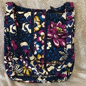 Mailbag crossbody in African Violet